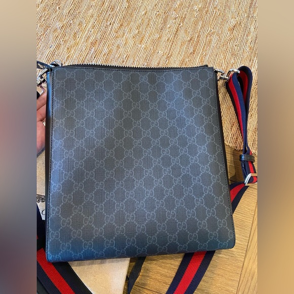 Authentic Gucci GG Black messenger bag - Picture 6 of 9